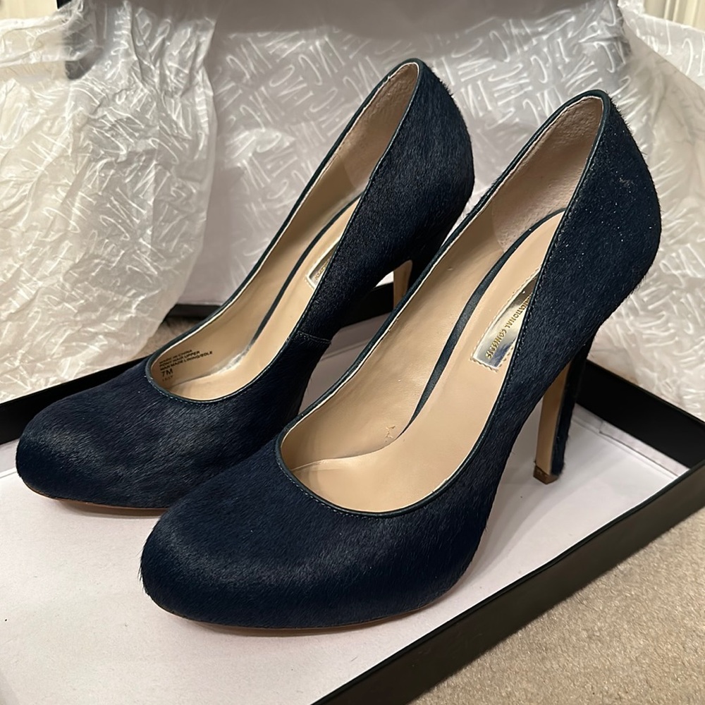Inc size 7 blue suede pumps.